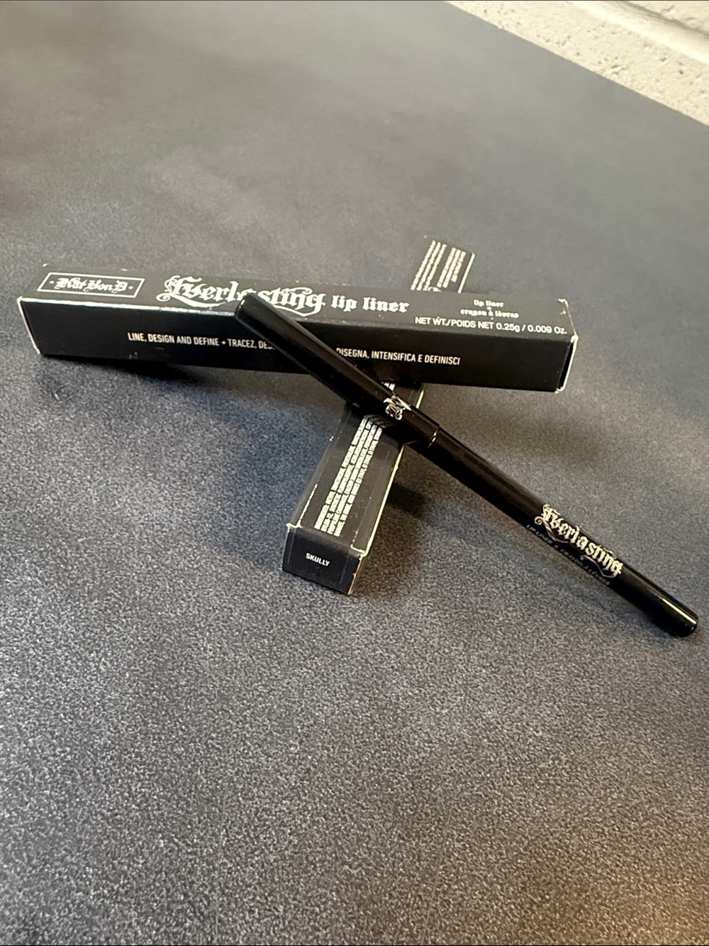 Kat Von D Everlasting Lip Liner Pencil in Black